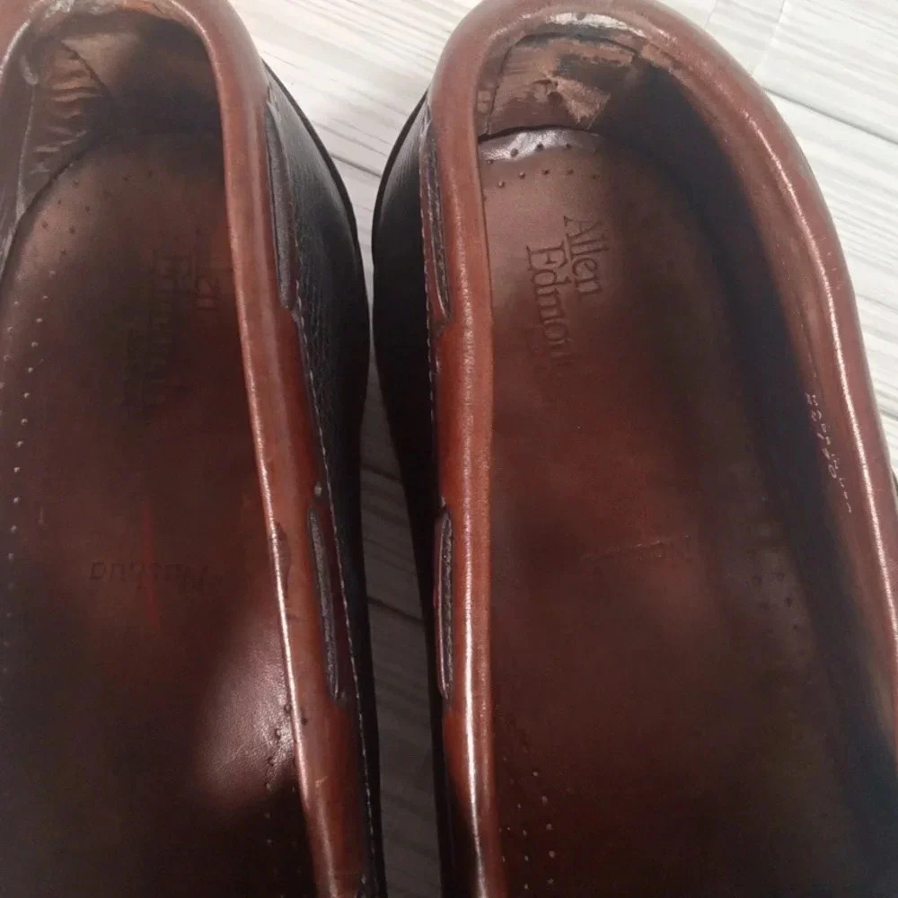 Allen Edmond men's 11 loafer Nashua black n brown tassel kitties slip on - Picture 4 of 8